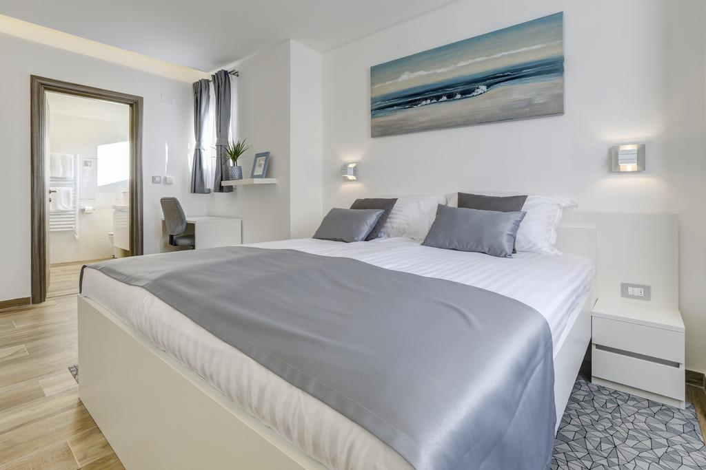 Viras Luxury Holiday Premantura Exterior photo