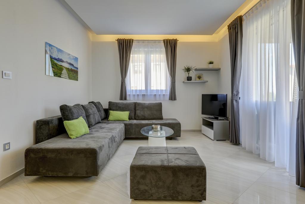 Viras Luxury Holiday Premantura Exterior photo